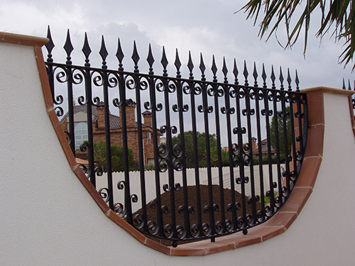 Grúas J Rubio reja en hierro 